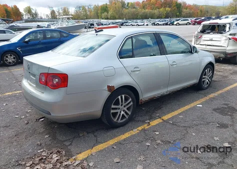 2006 Volkswagen Jetta 2.5 from USA, damaged, VIN 3VWSF71K26M779484